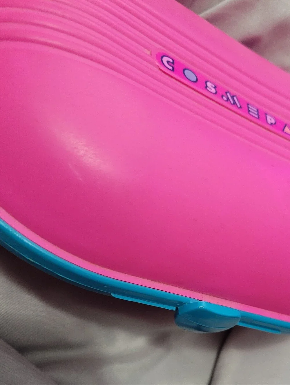 • vtg 90s cosmepak makeup bag  •
